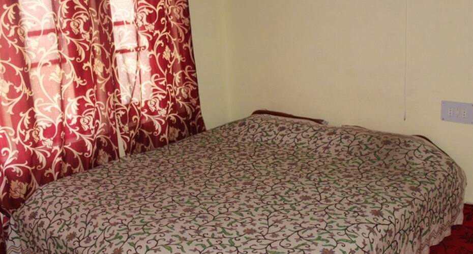 Hotel Alriza, Srinagar 4